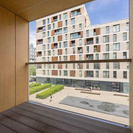 Cozy With Parking In The 19th District By Renters 아파트 바르샤바