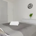 Cozy With Parking In The 19th District By Renters *