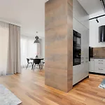Cozy With Parking In The 19th District By Renters Apartamento *