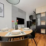 Cozy With Parking In The 19th District By Renters Apartamento Varsóvia