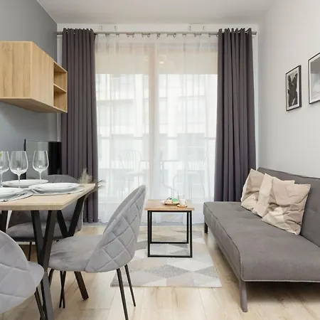 Cozy With Parking In The 19th District By Renters *