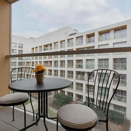 דירה Cozy With Parking In The 19th District By Renters ורשה