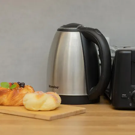 Cozy With Parking In The 19th District By Renters *