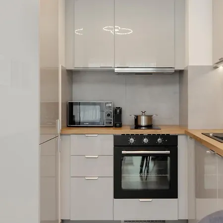 דירה Cozy With Parking In The 19th District By Renters *