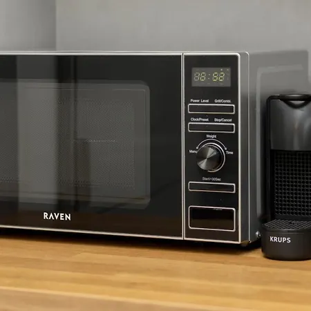 Cozy With Parking In The 19th District By Renters ורשה