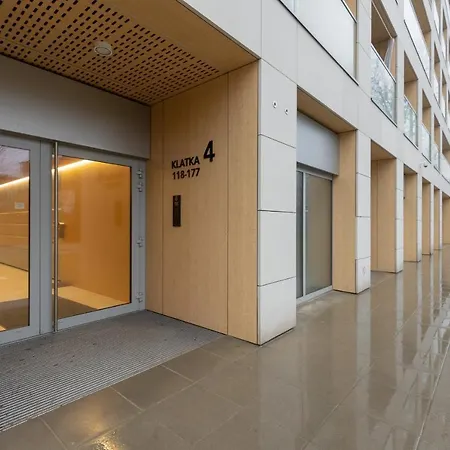 Cozy With Parking In The 19th District By Renters דירה ורשה