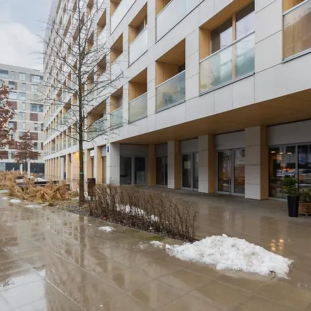 דירה Cozy With Parking In The 19th District By Renters ורשה