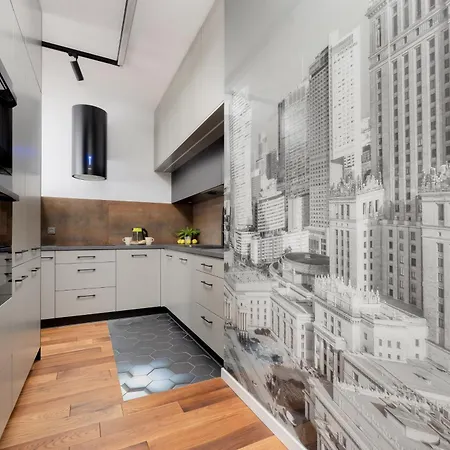 Cozy With Parking In The 19th District By Renters * ורשה