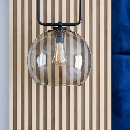 Cozy With Parking In The 19th District By Renters דירה *