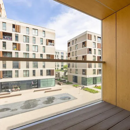 Cozy With Parking In The 19th District By Renters *