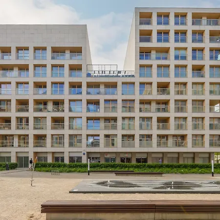 Cozy With Parking In The 19th District By Renters