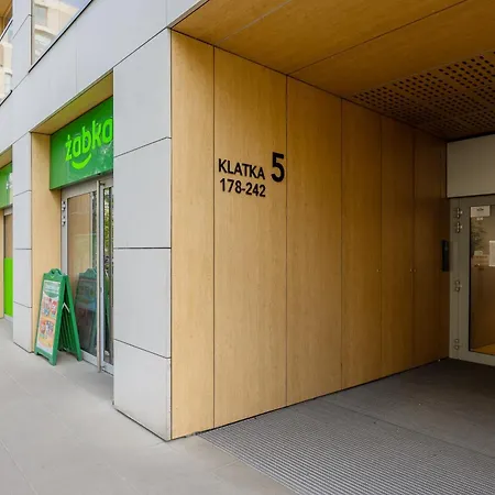 דירה Cozy With Parking In The 19th District By Renters