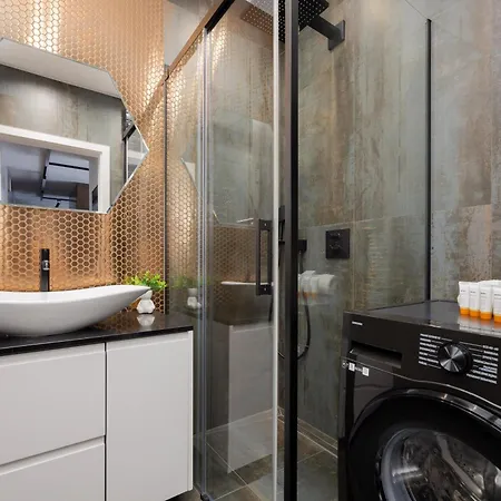 Cozy With Parking In The 19th District By Renters شقة