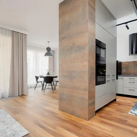 Cozy With Parking In The 19th District By Renters דירה *