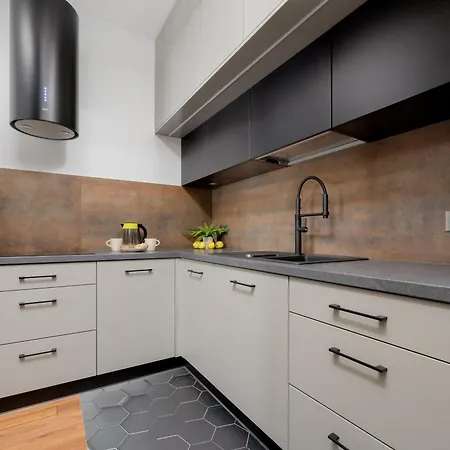 Cozy With Parking In The 19th District By Renters * Warszawa